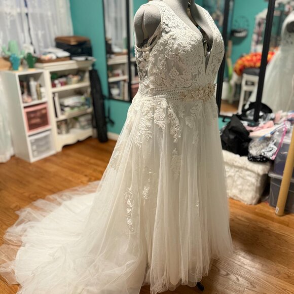 Embroidered V-Neck Wedding Dress with Tulle Skirt - Picture 3 of 6